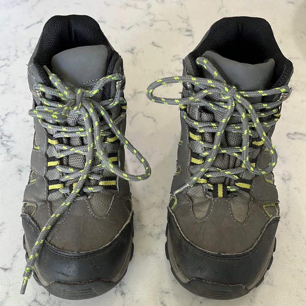 Boys 13.5 Deer Stags boots